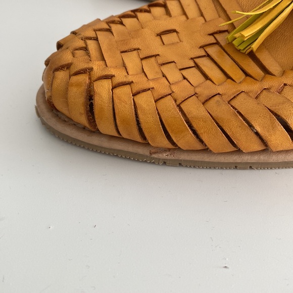 Women’s Huarache Sandal - Picture 7 of 9